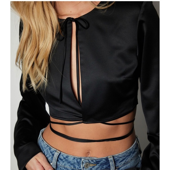 Dynamite Open Front Satin Crop Blouse - S - Picture 2 of 6